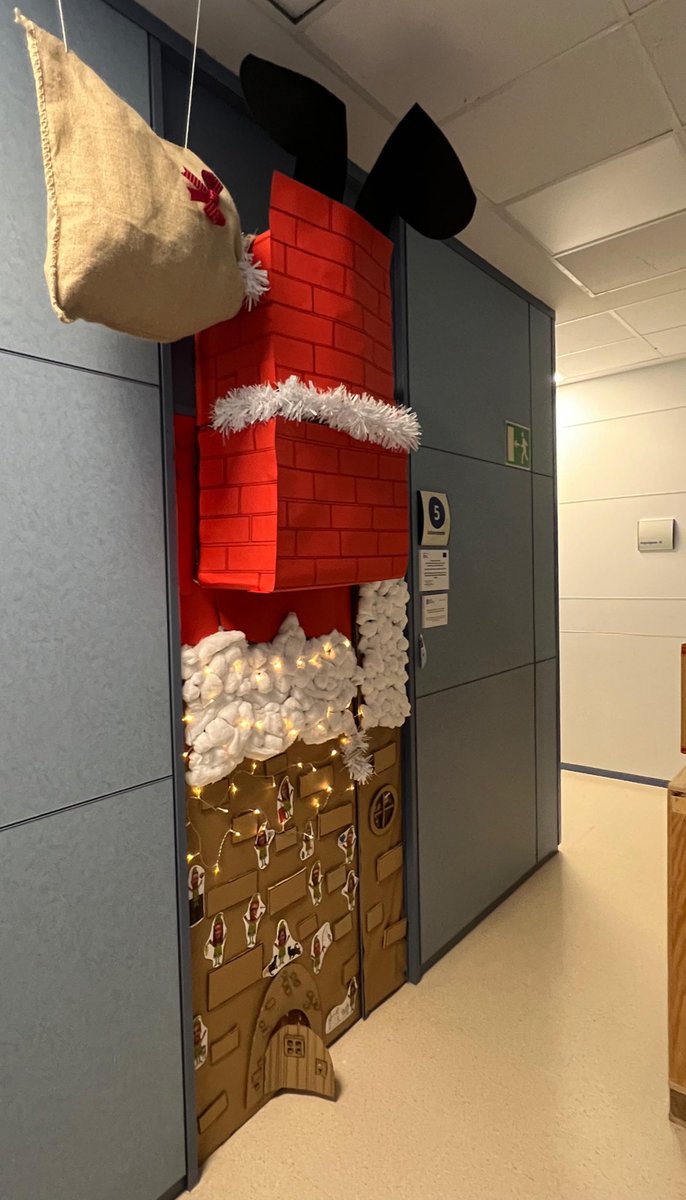 Desde <a href="/FarmaCHUSLab/">FarmaCHUSLab</a> os deseamos unas muy felices fiestas! 🎁🎄 🎉