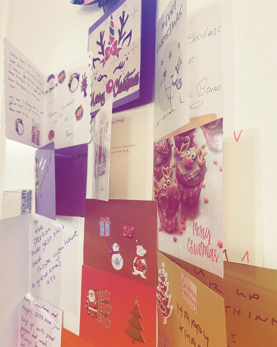 And they are up!!!! We are so grateful for all the cards sent in by so many people. We have schools represented, peers from other wards, loved ones and general well wishers! #ThankYou #ChristmasInHospital #JuniperWardRocks @southernhealth_nhsft 🫶🏻🙏🏻 @Safewards