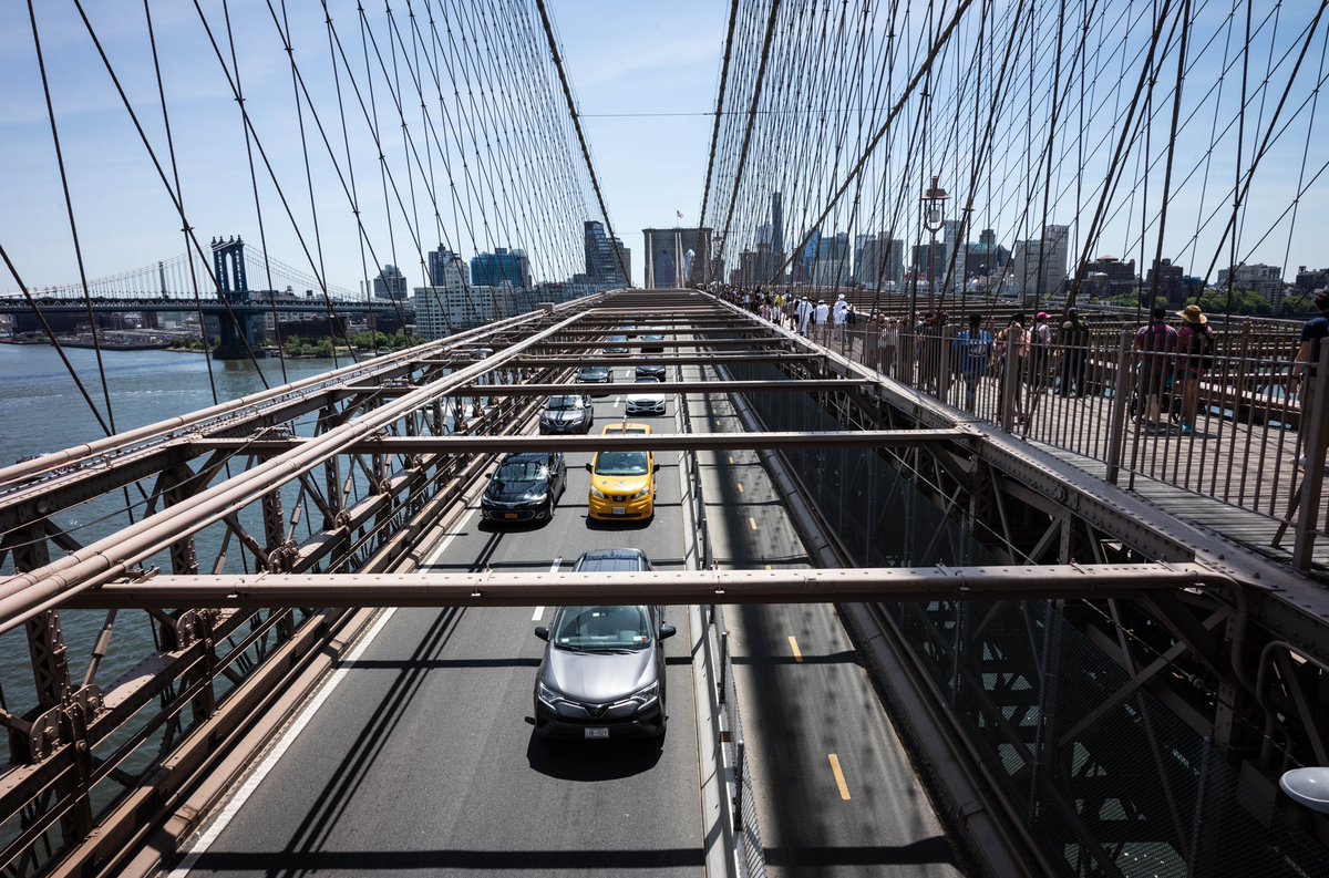 Brooklyn Bridge Billboard Painting Leica M10-R, Voigtlander 21mm f/3.5 Heliar From Prairial Part 1 - the 9th month on my photo project (20 May - 19 June 2023) on my blog: rangefinderchronicles.blogspot.com/2023/11/prairi… #leica #leicem #leicam10 #leicam10r #prairial #newyork #newyorkcity #nyc…