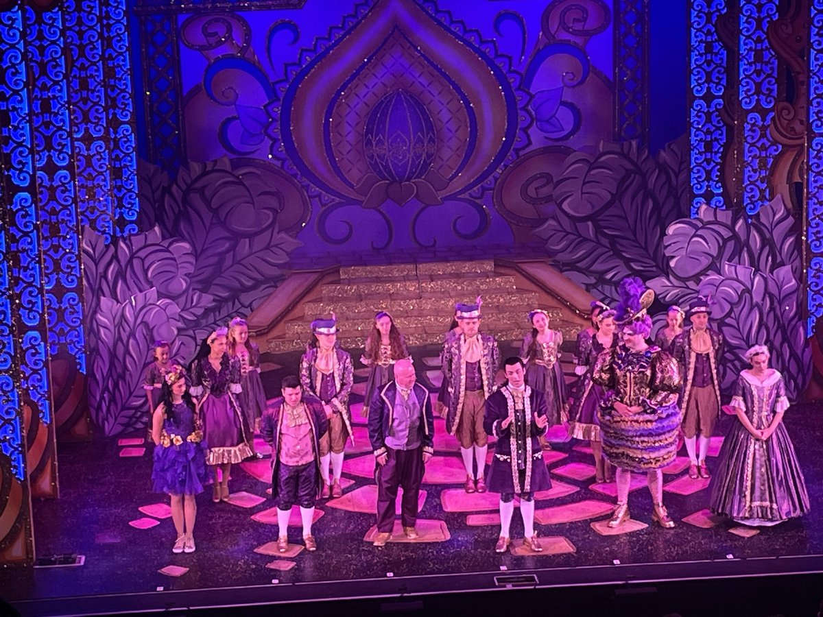 Loved Jack and the Beanstalk @GroveTheatre last night! Dame Trott @WillKenning was hysterical and after a difficult year it was great to see my Mum and Aunt laughing so much. Xx