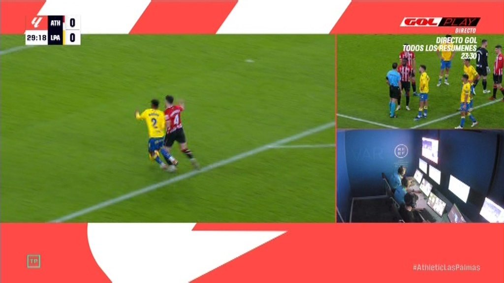 El VAR llama para pitar el penalti que supuestamente Silva hace a Nico y se acoge a un leve roce invisible para señalar la pena máxima. Ayer, mucho más fuerte el choque y el toque de  se señala el penalti pero el VAR llama para anularlo. El VAR y su criterio de favorecer al A.C.
