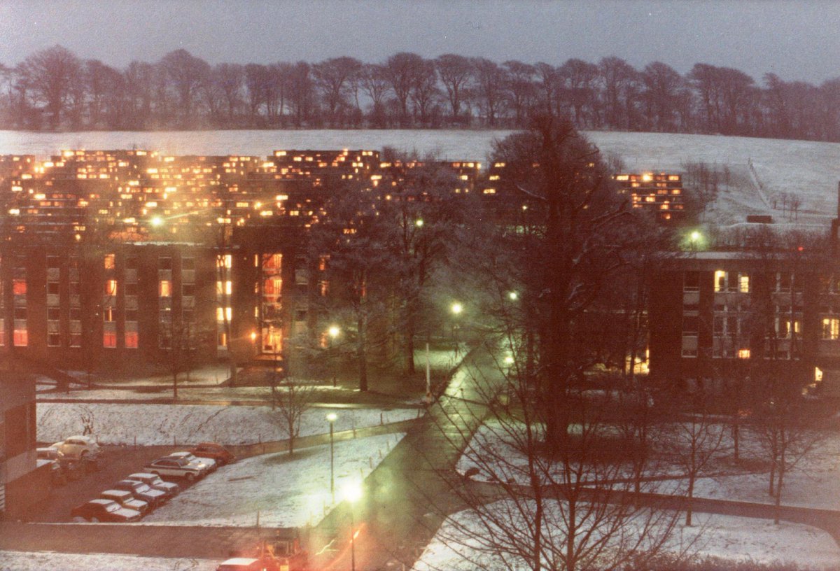#ThrowbackThursday to winter on campus in the early 80s ❄️ Thank you to alum Andy Holton for the snap! @sussex_alumni #Winter #SussexUni #Snow #Festive