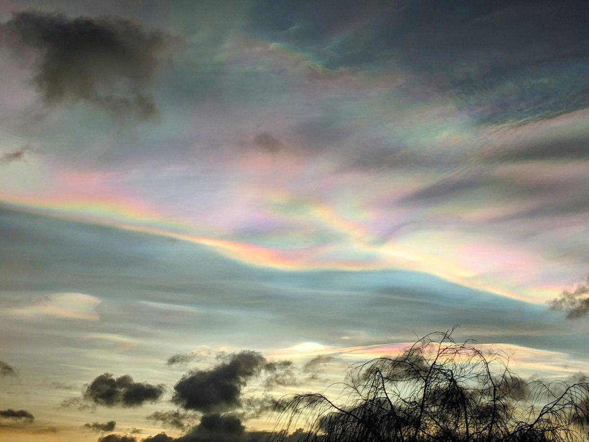 ❄️🌈A beautiful blustery morning here in North East England to welcome  in the Winter Solstice🌈❄️ #WinterSolstice2023  #StormPia  #NacreousClouds