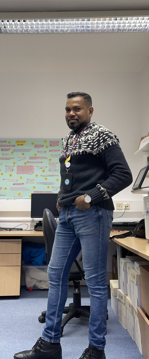 Found my Christmas jumper!🕺so thought I’d wear it to work today to try and create a bit of Christmas vibes🎄to all of our staff, on behalf of the Staff Support Team we wish you a merry Christmas 🎄🙏🏽@MaudsleyNHS @normanlamb @HudsonLottie @nathaliezach @ClairPollard @MaudsleyDoN