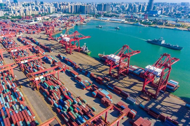 China will set a provisional import tariff lower than the most favored nation tax rate for 1,010 commodities including key equipment and parts, cancer drugs and sweet corn starting next year, the customs tariff commission of the State Council said today.