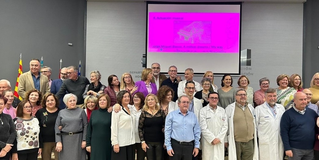 📌El Hospital General de #Elche acoge su tradicional homenaje a los #jubilados del año del departamento

✔️Han sido un total de 65 personas las que finalizan su etapa laboral en el departamento

¡Gracias por vuestra inestimable labor! 👏👏🥰😍

 🔗 tinyurl.com/4jd9apss