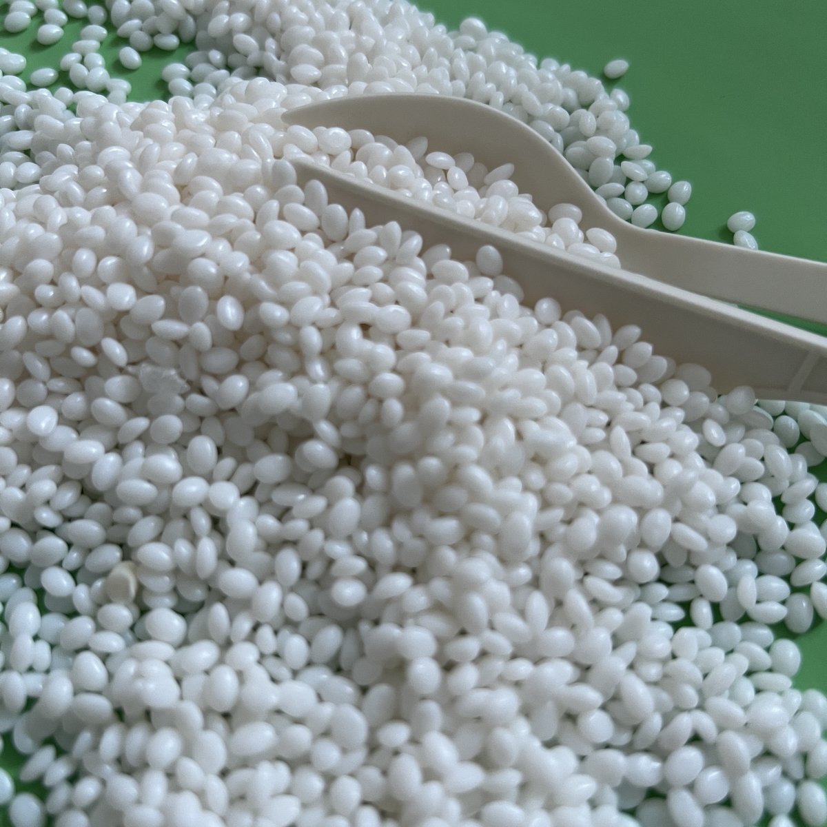 huaweinm6's tweet image. PBAT belongs to thermoplastic biodegradable plastics, which are copolymers of butylene adipate and butylene terephthalate.
#BiodegradablePackaging #CompostableSolutions #PlasticFree #EnvironmentallyFriendly #ConsciousConsumption #RenewableResources #NaturalMaterials