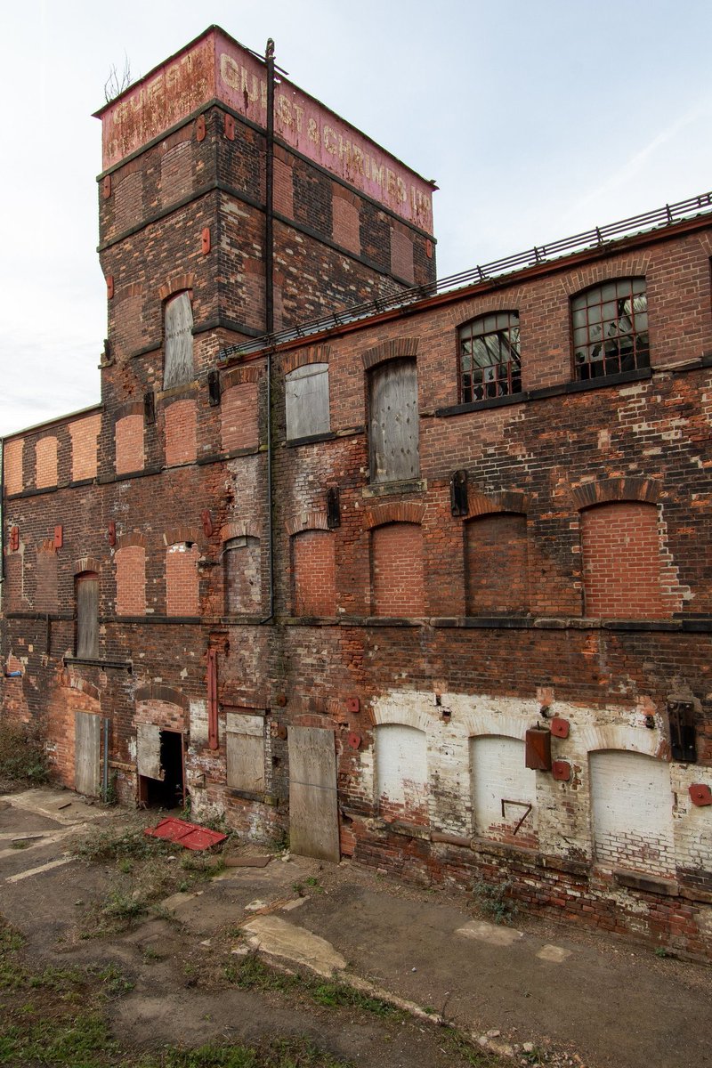 Fine, intrepid stuff from David @scrappynw this year 🏭 📸 😍 Great shot of Guest & Chrimes Ltd., Rotherham 🙏🏻👏 #TheGrimList2023🎖️