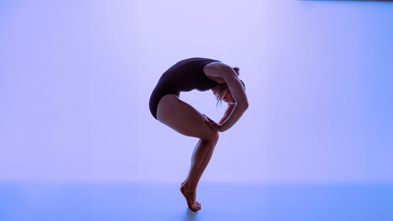 Join a pioneering performance in which dancer Anna Spink interprets health data from @RADARCNS, while her own biometrics tracker writes electronic music live. ✨Feedback Loops 🗓️18 January 2024, 18:00 - 20:30 📍Chapel @KingsCollegeLon, Strand 🎟️kcl.ac.uk/events/feedbac…