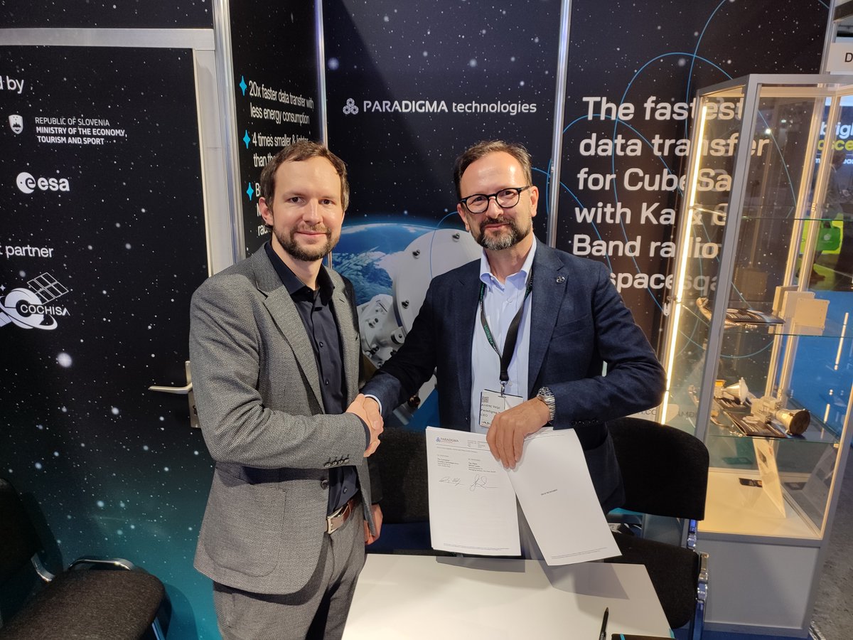Paradigma_Tech's tweet image. 🚀 Exciting News! Paradigma Technologies &amp;amp; #NEOSAT unite to revolutionize space tech! 🛰️
Our collaboration unveiled at #SpaceTechExpo2023 aims to enhance connectivity, exploration, &amp;amp; data transmission. 
Stay tuned for groundbreaking developments! 🌌 #Space #Tech #Innovation #SDR