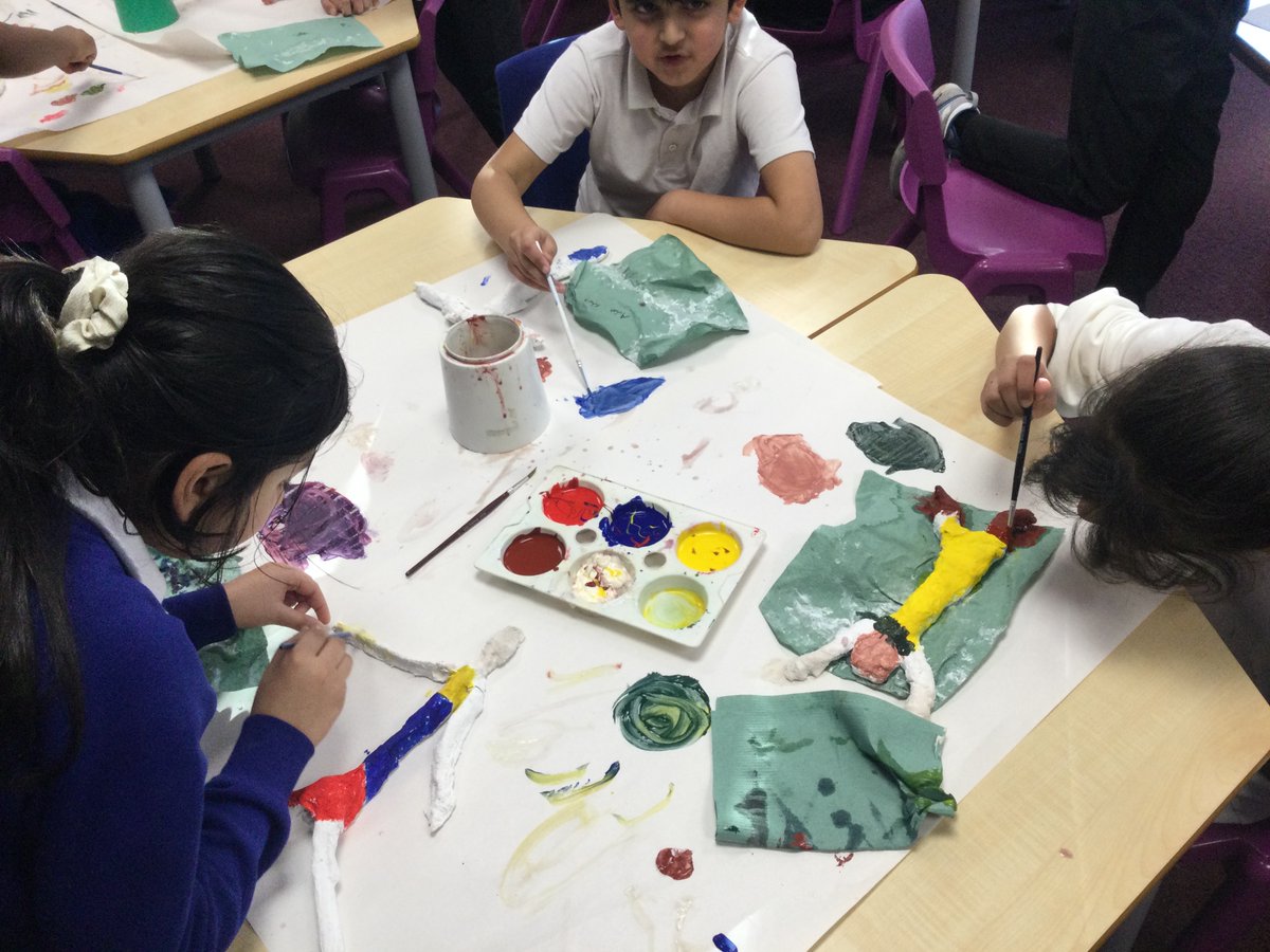 DeltaParkView's tweet image. Today Class 4 have completed their sculptures of Viking Gods or Godesses in Art. Along with their longboats from DT, they have created their own Vikings display. Well done! #Vikings #PVPA #Class4