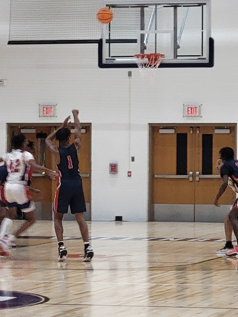 Attn Chimera Community:

The Willingboro Varsity Boys Basketball had its first win in the new Crystal Langhorne Gym as the Chimeras defeated Moorestown Friends 61-54. Congratulations to the team for a hard-fought victory!