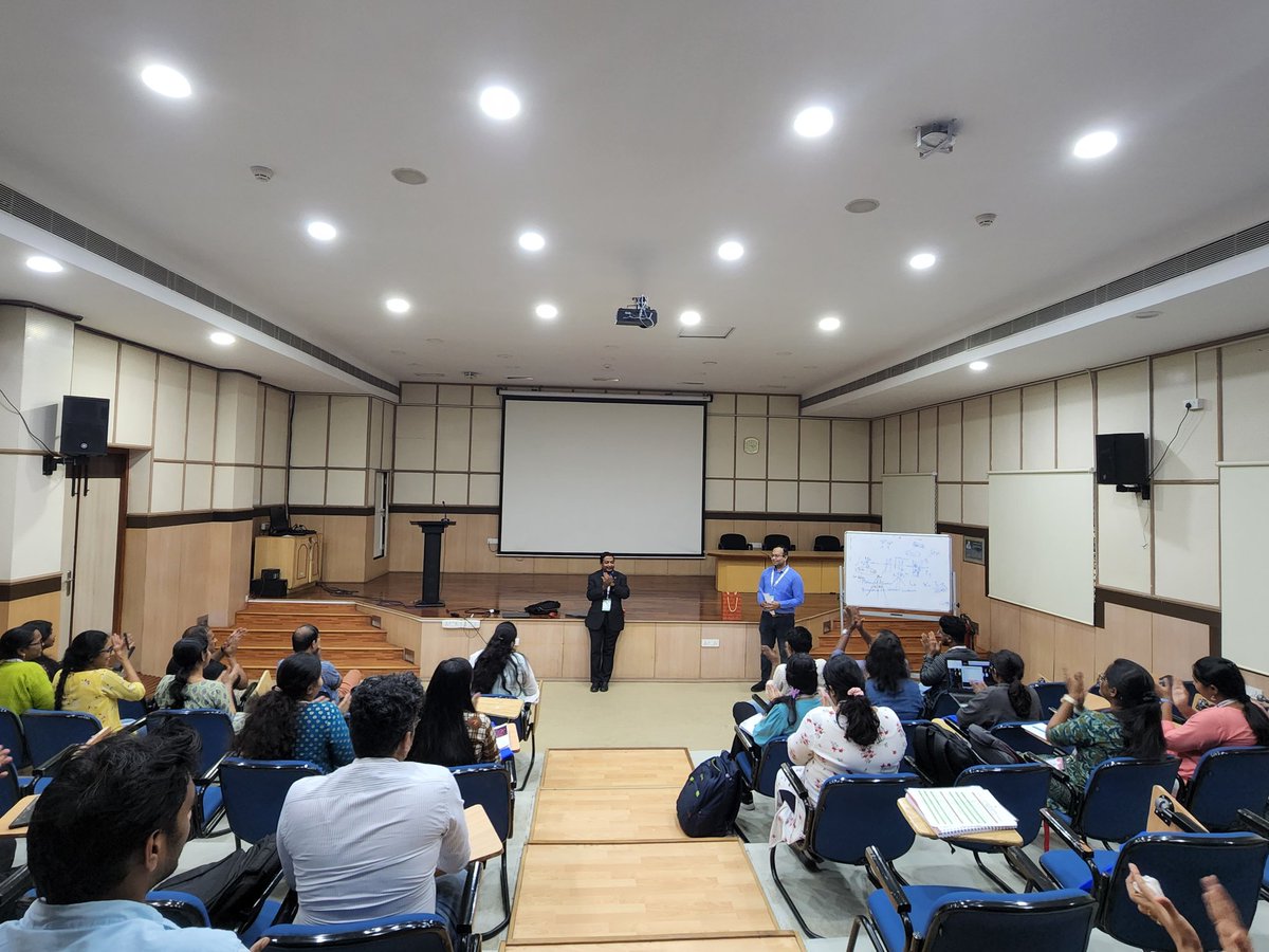 @PradhanLab delivering the Vote of Thanks. Four days of F4 Advanced Bioimaging Workshop comes to an end ! #F4AdvancedBioimagingWorkshop #DSS #Evident @PradhanLab @iitmbt