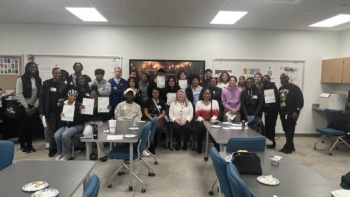 Welcoming back class of 2023 IB scholars! It’s great to catch up and hear how they are doing. <a href="/MeadeHSAACPS/">MeadeHSAACPS</a> <a href="/principal_durr/">Dr. Ryan Durr</a>