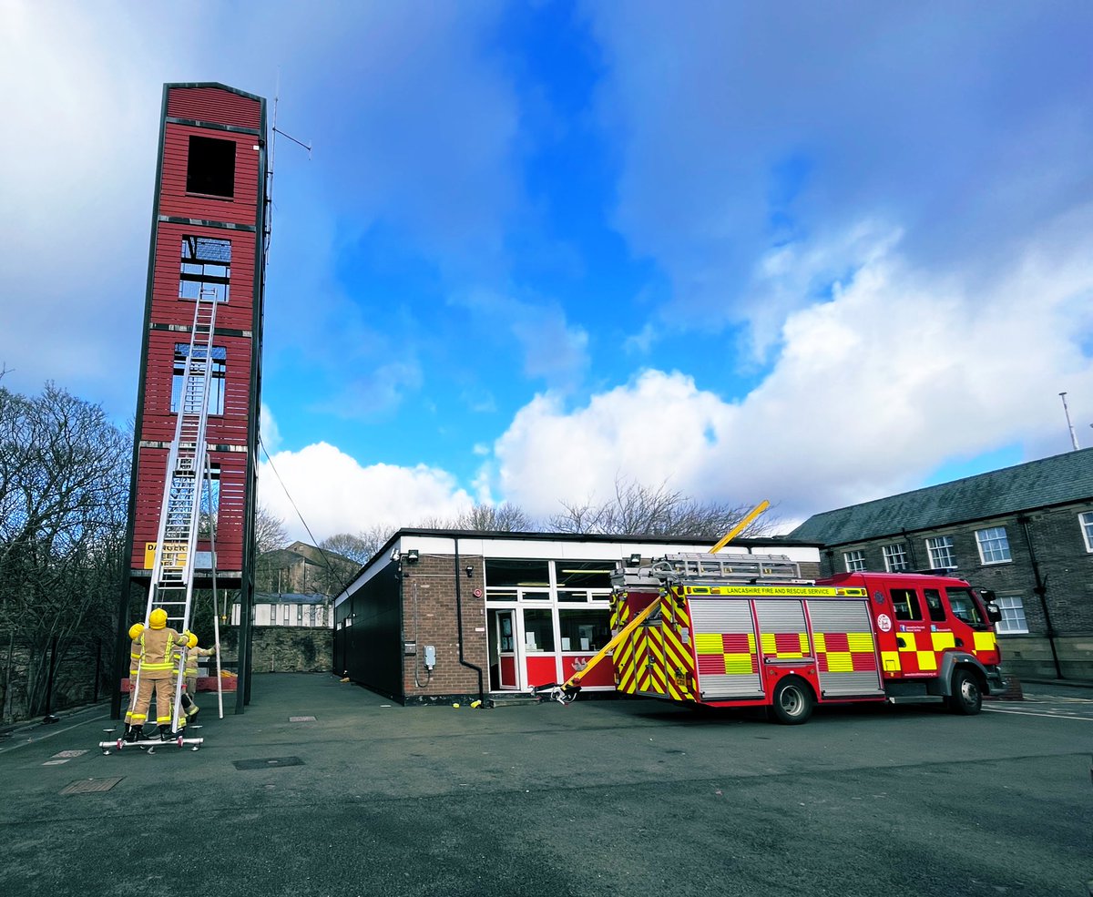 Recruitment Have a go day 👨🏻‍🚒👩🏼‍🚒 10th February 2024 at 10.00-14.00 Ahead of our next on-call recruitment we are offering you the opportunity to come and try out some of the physical assessments at Padiham Fire Station.