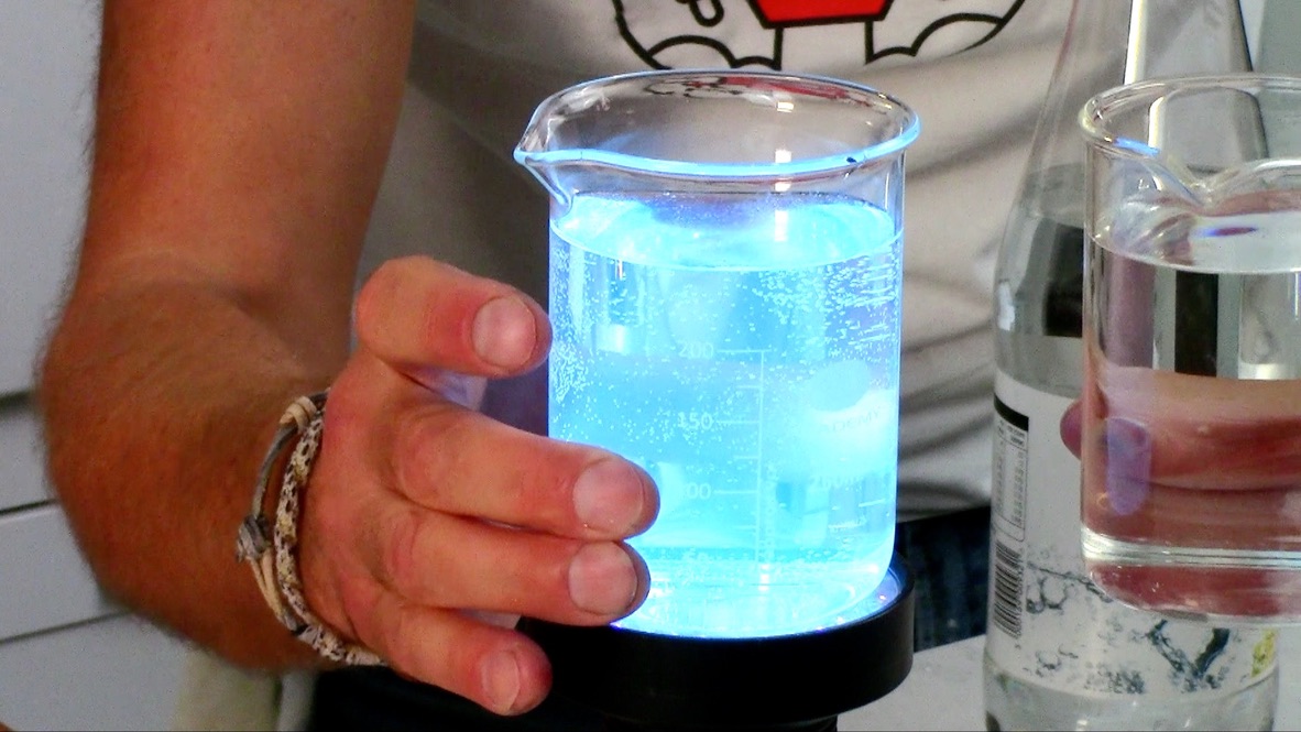 From my CBBC show Incredible Edibles: Glowing drinks. Tonic water glows under UV light. It's all about quantum mechanics. #QuantumMechanics #GlowingDrinks #CBBC #IncredibleEdibles #ScienceFun #KidsTV #FunWithFood