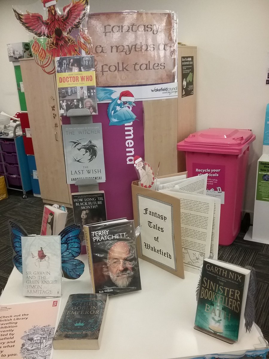 WFlibraries's tweet image. Even dragons celebrate Christmas 🎄the @britishlibrary Fantasy display has gone into hibernation before it reopens at #Pontefractlibrary in the New Year. It&apos;s still possible to pick up fantastical fiction to keep you going while we&apos;re shut #Wakefieldlibrary