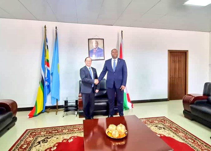 As a Special Envoy of the @IsraelPresident, I met today the Minister of Foreign Affairs and Development Cooperation of the Republic of Burundi, H.E Ambassador Albert Shingiro. We had a fruitful discussion on the relations between the two countries. Thank you @AShingiro for…