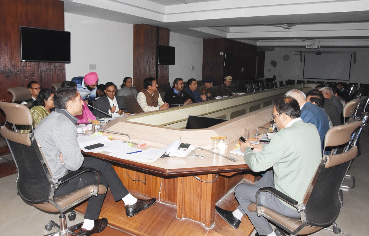 Deputy commissioner Karnal (@dckarnal) on Twitter photo नशा से ग्रसित लोगों को नशा मुक्ति केंद्र में इलाज करवाने के लिए करें प्रेरित : उपायुक्त अनीश यादव
डीसी ने एनकोर्ड की मासिक बैठक में अधिकारियों को दिए निर्देश <a href="/cmohry/">CMO Haryana</a> <a href="/DiprHaryana/">DPR Haryana</a> नशा से ग्रसित लोगों को नशा मुक्ति केंद्र में इलाज करवाने के लिए करें प्रेरित : उपायुक्त अनीश यादव
डीसी ने एनकोर्ड की मासिक बैठक में अधिकारियों को दिए निर्देश <a href="/cmohry/">CMO Haryana</a> <a href="/DiprHaryana/">DPR Haryana</a>