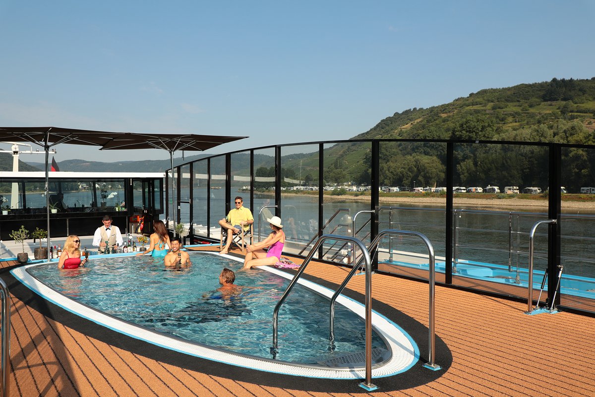 LuxuryCuises's tweet photo. Embark on a journey of joy with us by the poolside on those scorching hot days! 🌞🏊‍♀️ Dive into fun and relaxation as you make memories that will last a lifetime. #TravelBliss #PoolsideFun #AdventureAwaits https://t.co/rbdt2bX9D3