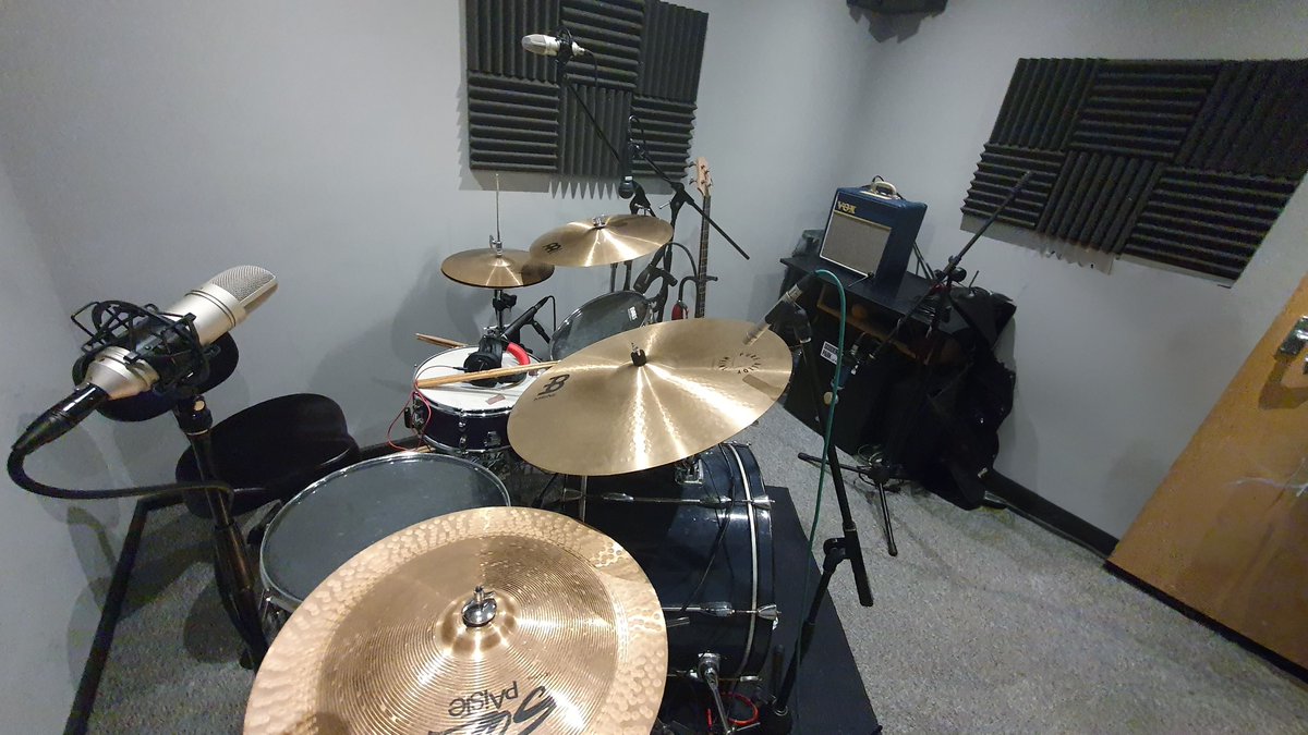 Always great to work with <a href="/meatbehindabeat/">AlanJacobMusic</a>.

In this session, we recorded multiple session instruments - from drums to guitars to keys. 

#musicproduction #recordingstudioliverpool #liverpoolbands #liverpoolrecordingstudio #indiebands #liverpoolmusic