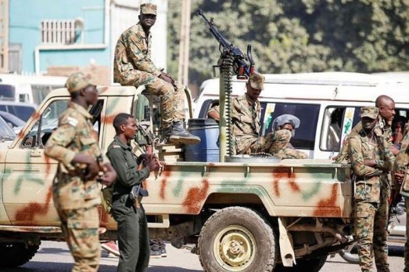 تصوروا أن كل هذا الظلم و الدماء والإغتصابات والنهب و إجتماع كفار العرب والعجم عليهم
و #السودان_خارج_التغطيه_الاعلاميه
فكيف إذا رأينا الصورة كاملة
الأمر يا إخوة أسوء بكثير مما نتخيل
يجب علينا جميعًا الإتحاد ونصرتهم في أسرع وقت فكل يوم السودان يكون أسوء من اليوم الّذي قبله