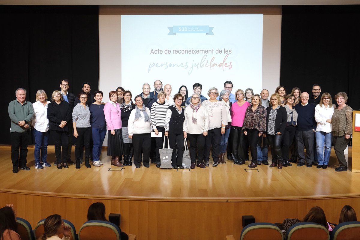 🗓️ Celebrem l'acte de reconeixement als professionals que es jubilen enguany.

🙌 Un agraïment públic pel compromís i l'esforç al llarg dels anys, a l'hora de cuidar de les persones ateses a la institució i la resta de treballadors.

❤️Moltes gràcies i sort en aquesta nova etapa!