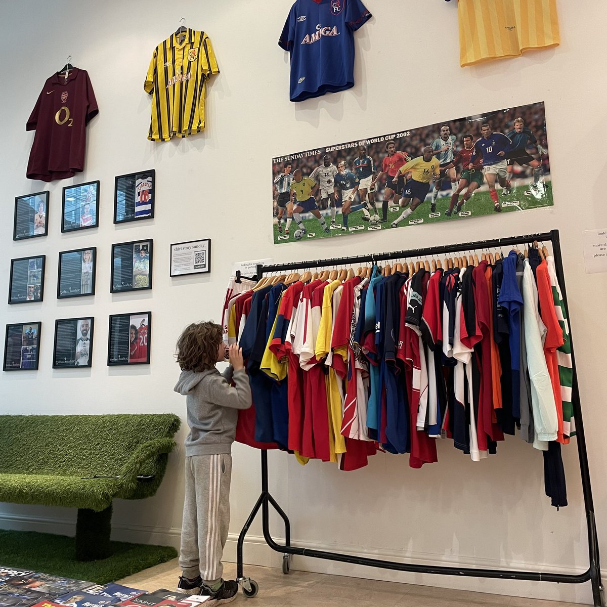 fsfcUK's tweet image. Inspiring the next generation ⚽️👕💛
#YoungKitster 💫
#KitCommunity 🎄
#EveryShirtHasAStory 🤍