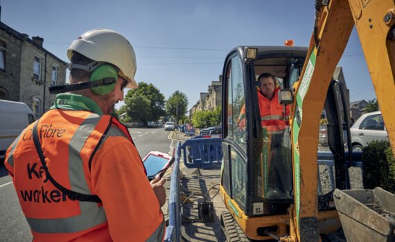 Infrastructure provider CityFibre has completed the £15m build of its full fibre broadband network in Lowestoft. Around 30,000 homes can now access gigabit capable speeds from ISP's like Vodafone, TalkTalk &amp; Zen.

More on the UK's full fibre rollout 👉 broadbandinternetuk.com/broadband-guid…