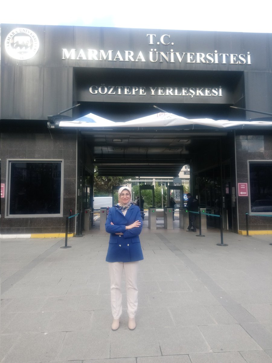 "Türk Romanında Kötülük" Keyifli ve çok öğretici bir süreç oldu. Teşekkür etmem gereken çok değerli isimler var. Başta danışmanım Prof. Dr. Baki ASİLTÜRK hocam; jürimdeki değerli hocalarım; annem-babam, Aylamın nezdinde tüm kardeşlerim, halam Nesibe, Çiğdem GEÇER, Esracım. ☺️☺️