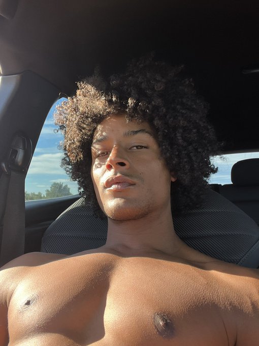 Te llevo beb&eacute; 😽 https://t.co/MCAez0n5wW