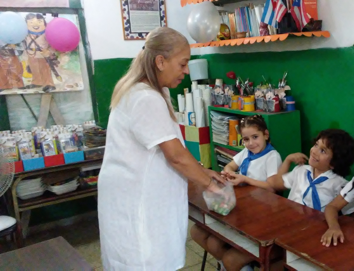 JuanBertico's tweet photo. @MMarreroCruz Se implementarán medidas para mejorar  la situación d los sectores d la salud y la educación desde el punto  d vista d los ingresos d los trabajadores, en lo cual se incluyen  tanto la estimulación moral como el mejoramiento d las condiciones d  trabajo y d vida. https://t.co/fAi3vJYPnq