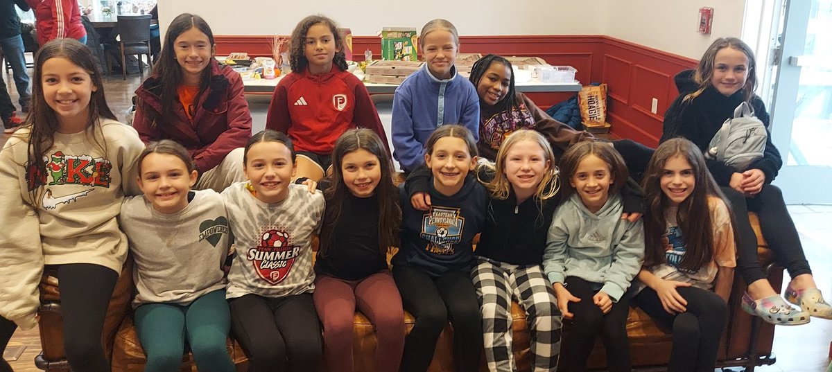 PennFusion_SA's tweet photo. The 2013 PreECNL-RL Girls got together to enjoy the holiday season! #FusionFun https://t.co/0W0fyr8K5T