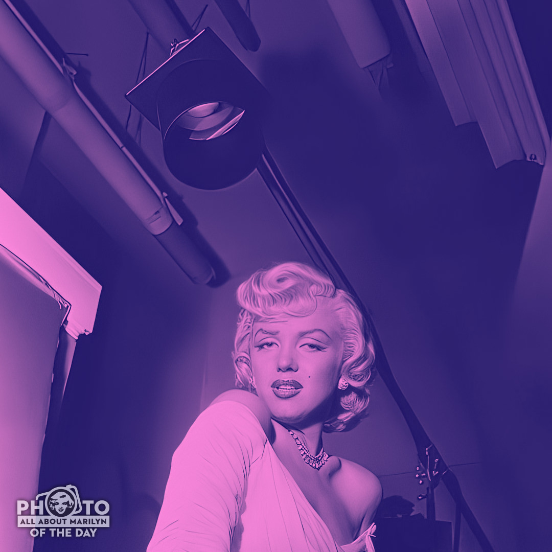 MARILYN MONROE PHOTO OF THE DAY — Marilyn is #PrettyinPink! 💋. #Photooftheday #MarilynMonroePhotos #AllAboutMarilyn #MarilynMonroe #marilyn #Hollywood #OldHollywood #50s #candid #VintageHollywood #Doutone