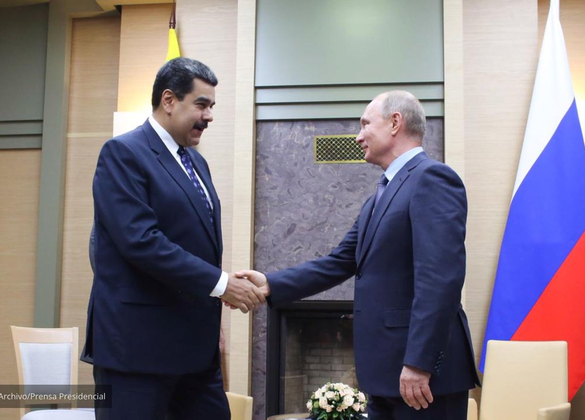 Sostuve un contacto telefónico, lleno de fraternidad con el Presidente de la Federación de Rusia, Vladimir Putin, con quien conversé de diversos temas del amplio mapa de cooperación que tenemos en el marco de la Relación Bilateral Rusia - Venezuela. ¡Somos pueblos hermanos con