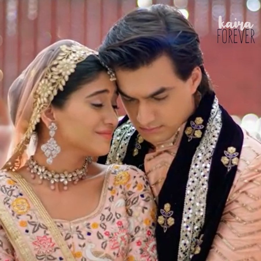 Peach perfect
#Kaira #Shivin #KairaVivaah #WeddingLook