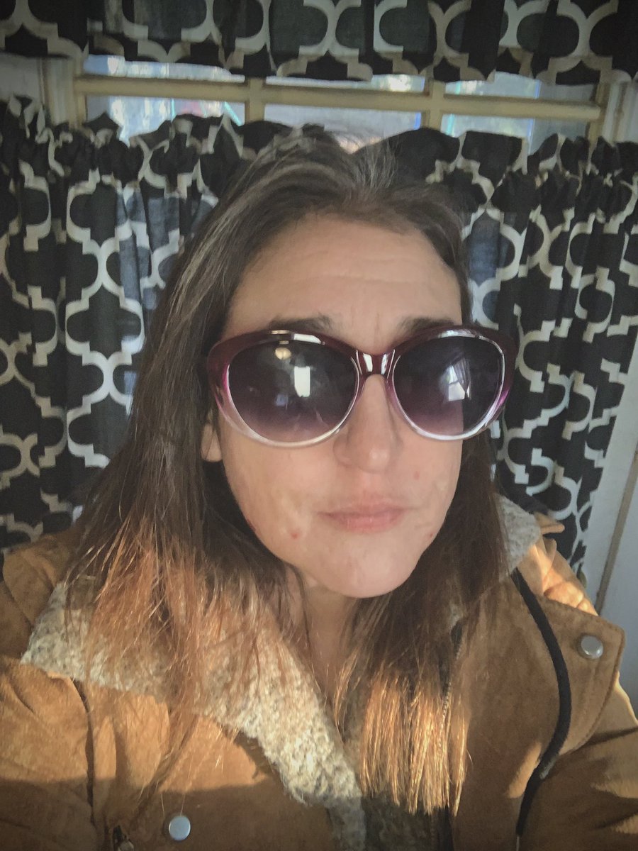 violetkathyw's tweet image. I don’t do selfies often but my skin is mostly healed and i have almost all my hair back, every now and again it needs to be done to remind urself how far you’ve come. #Morgellons