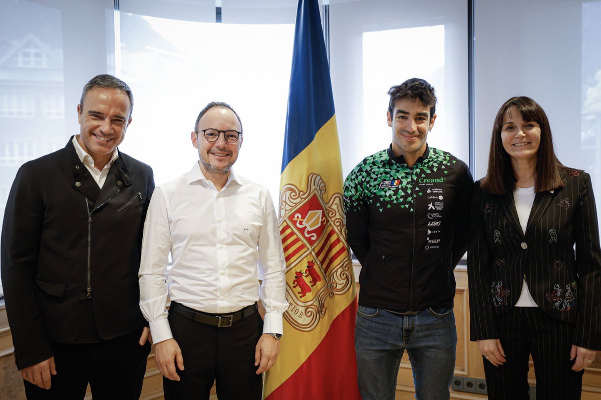 He tingut l'oportunitat de felicitar el Joan Verdú pel seu treball i pels excel·lents resultats que està tenint en els campionats del món.
El seu talent i el seu esforç està portant Andorra als podis de l'esquí internacional.