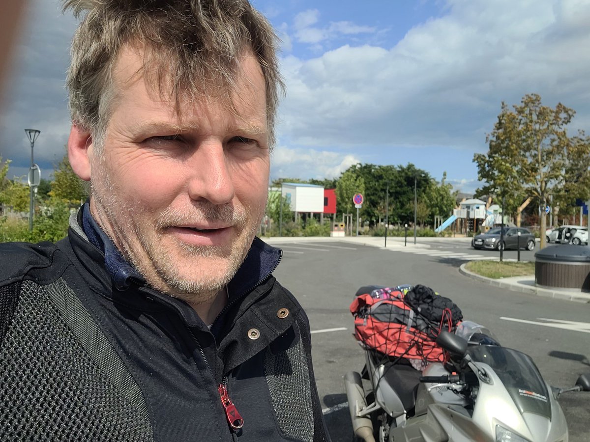That 1500kms in 35 degrees with a burned clutch hair look! #ironbutt #motorcycletravel #cmsnl #hondamotorcycles #bestbikingroads #vfr #modernclassicmotorcycles #lovelife