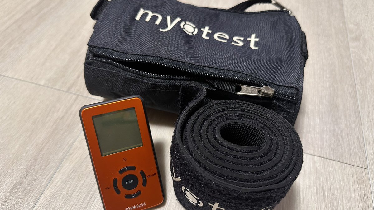 atakayusuke's tweet image. 年末のお片付けしてたら
出てきました！🤩

もはや、化石かも！www

お宝🤩
VBTの原点！

@jpnsatok さん！
今でもお家にありました！

#myotest 
#3軸加速度センサー