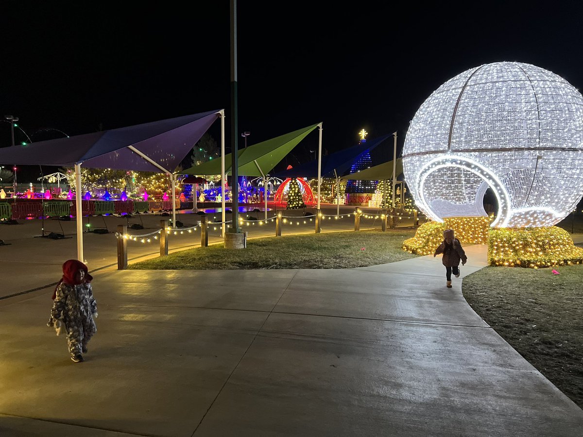 jeffk_OP's tweet image. Christmas light show in the mountains🥶
Thank goodness for hot cocoa (and adult libations😁