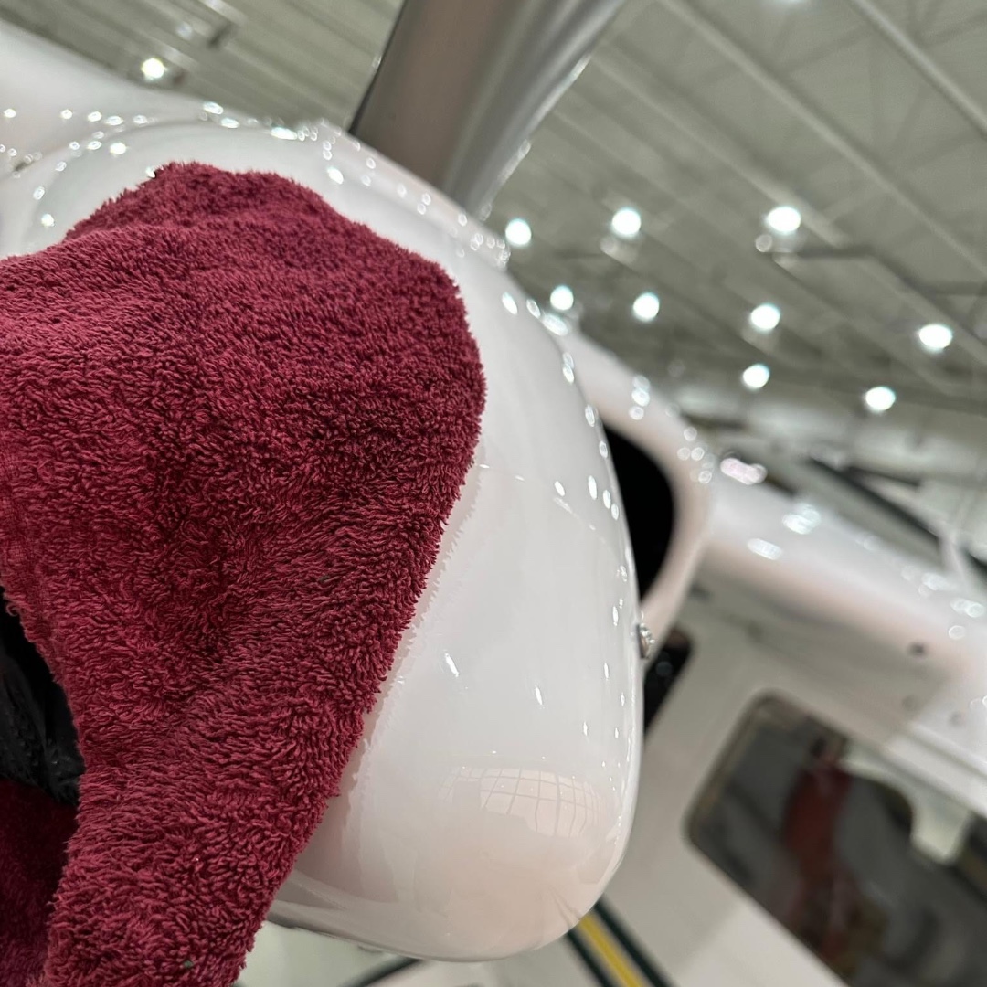 And what a beautiful site this is 🤩

Name something that's better to look at than a fresh new detail...we'll wait.

#cardetailing #aircraftdetailing #boatdetailing #rvdetailing #motorcycledetailing #ohiodetailing #mobiledetailing #luxurydetailing #speedyks #wecometoyou