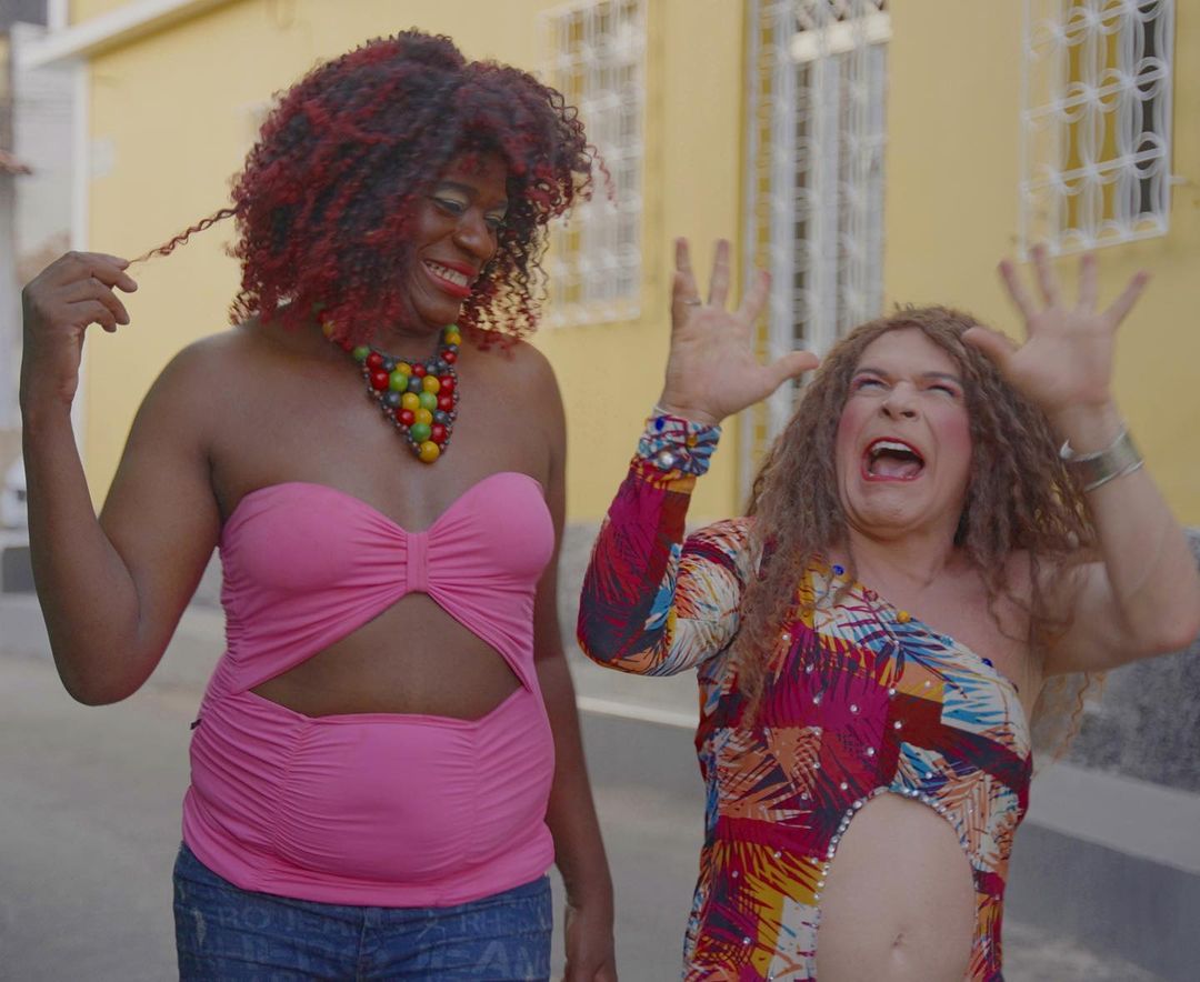 Dia 23, após o Programa Daqui, tem o #EspecialNatalPãoComOvo chegando na minha telinha! Cheio de fuxico do jeitinho que a gente gosta 😂