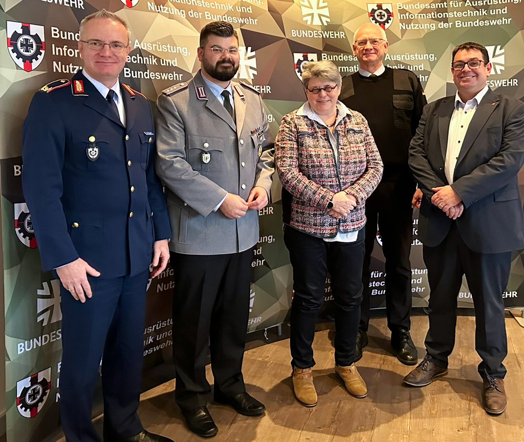 Sebastian Habicht (@gvpa_sprecher) on Twitter photo Die letzte Dienstreise in diesem Jahr führte mich heute nach Koblenz: Im <a href="/BaainBw/">Bundeswehr AIN</a> haben wir konstruktiv und vertrauensvoll über einen realistischen Fahrplan zur Einführung der automatisierte Zeiterfassung in der <a href="/bundeswehrInfo/">Bundeswehr</a> gesprochen. #GVPA Die letzte Dienstreise in diesem Jahr führte mich heute nach Koblenz: Im <a href="/BaainBw/">Bundeswehr AIN</a> haben wir konstruktiv und vertrauensvoll über einen realistischen Fahrplan zur Einführung der automatisierte Zeiterfassung in der <a href="/bundeswehrInfo/">Bundeswehr</a> gesprochen. #GVPA
