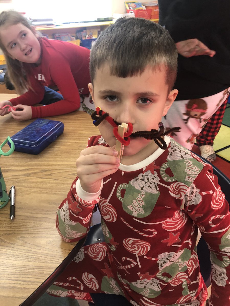 principaldupree's tweet image. Our PEEPS (mentoring program) shared a fun craft together!