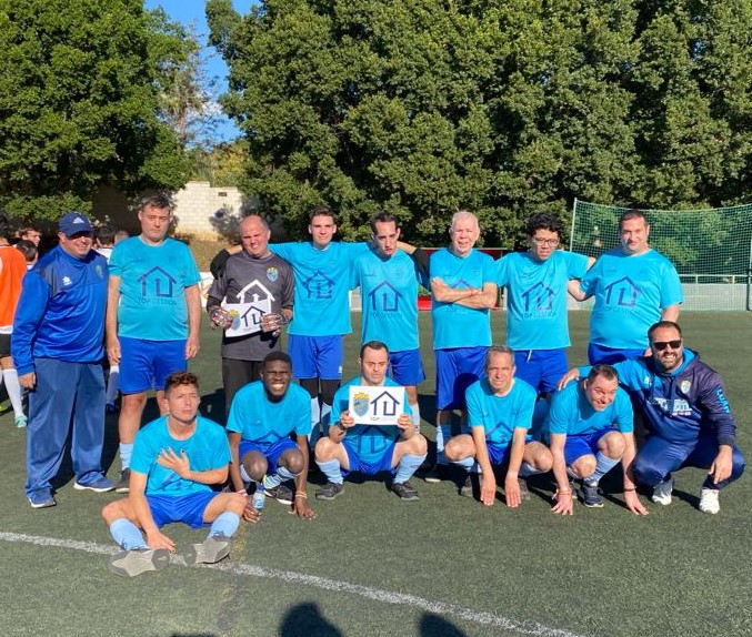 ¡Seguimos sumando ilusión! 
Los jugadores del equipo Genuine pudieron disfrutar de varias jornadas en la Liga Andaluza Inclusiva, donde el compañerismo y la deportividad brillaron en cada momento.
¡Continuamos aplaudiendo cada logro y festejando juntos el poder del equipo! ⚽🌟