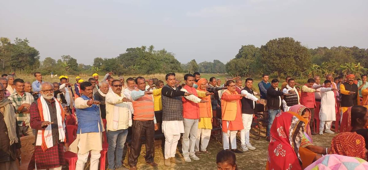 Randhir4BJP's tweet image. विकसित भारत संकल्प यात्रा के अन्तर्गत आई ई सी (IEC) वैन के बेनीपट्टी विधानसभा के परजुआर पंचायत,एवं परौल पंचायत आगमन के अवसर पर 

#ViksitBharatSankalpYatra
#HamaraSankalpViksitBharat
#ModiKiGuarante