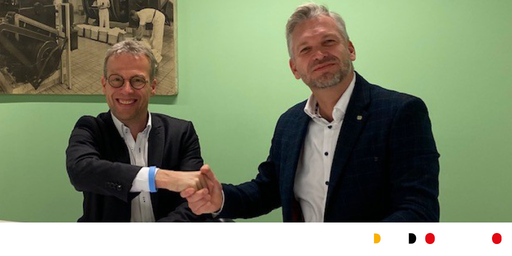 De huurwoningen aan de Vaartweg, Hooftlaan en Roemer Visscherlaan in Bussum worden gerenoveerd en verduurzaamd. Vandaag tekenden Dudok Wonen en <a href="/SlokkerGroep/">Slokker Bouwgroep</a> de overeenkomst hiervoor. Meer informatie lees je hier: dudokwonen.nl/over-ons/actue…