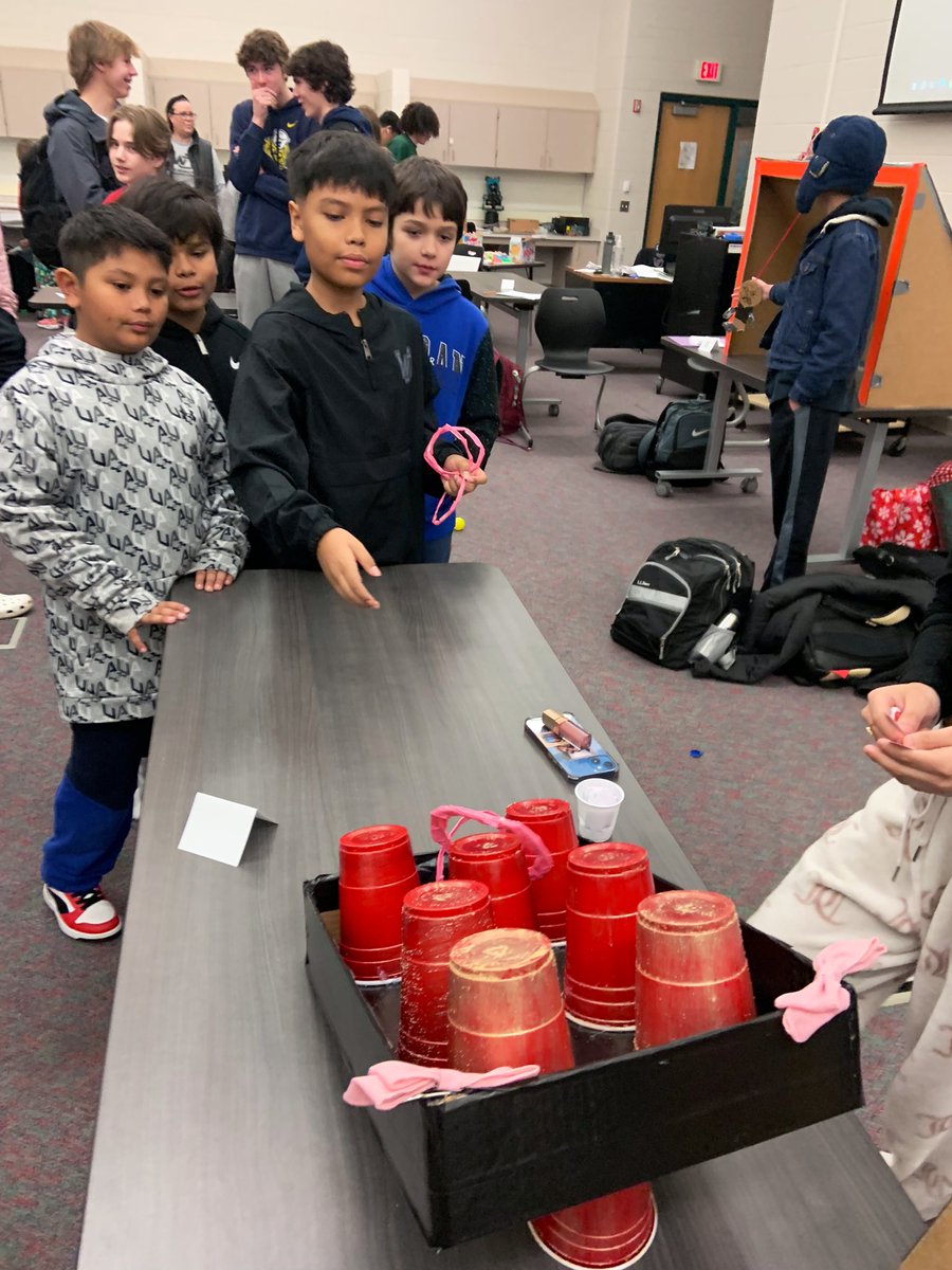 JakeManning12's tweet photo. The @WestOttawaHS Geometry classes had our LGI buzzing as Great Lakes Elementary students play their Carnival PBL Games. @MrBrummelWO https://t.co/IWKKRqPqnh