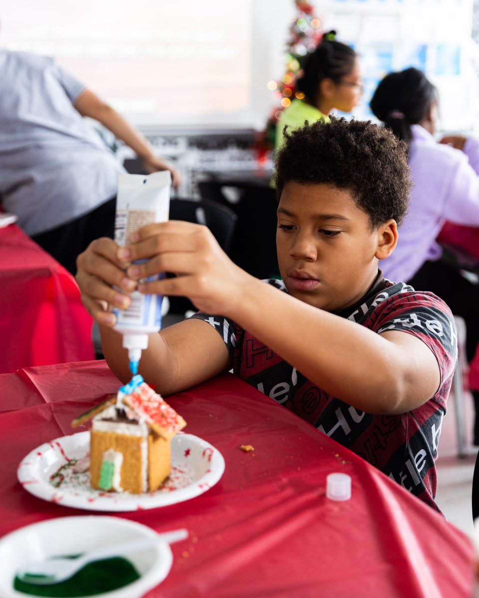 Let the holiday festivities begin! 🎄 4th grade is kicking the holidays into full gear as they build their very own gingerbread houses. 🙌 What is your favorite holiday activity? 🤗❄️